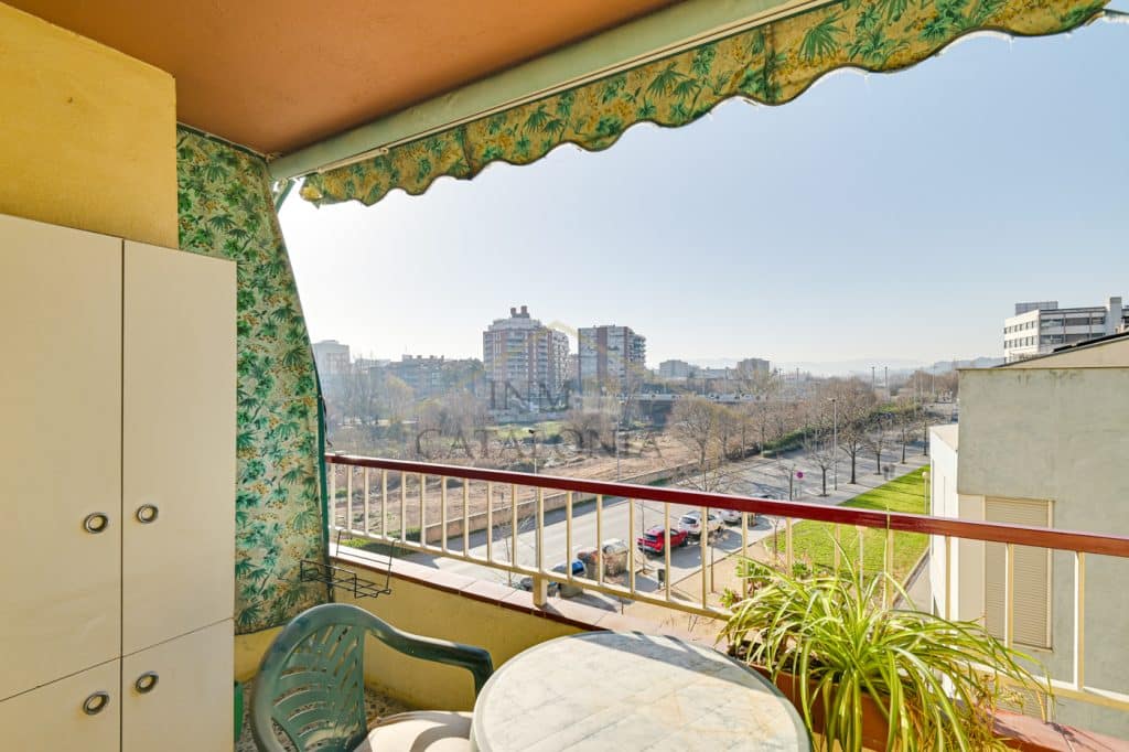 #PisoEnVenta #Granollers #ViviendaFamiliar #OportunidadUnica #PisoLuminoso #TerrazaSoleada #VistasPanorámicas #Ascensor